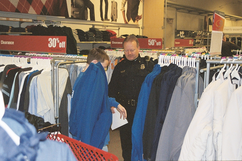 ShopWithACop2008 (28).jpg